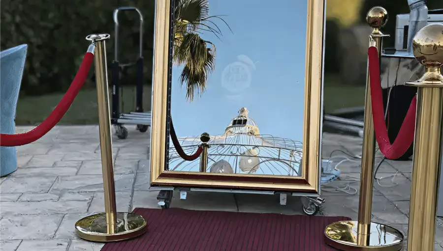 Mirror Booth - Carosuel 5