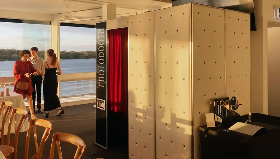 The Enclosed Booth - Carosuel 1