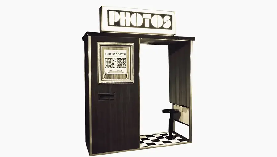 The Enclosed Booth - Carosuel 3